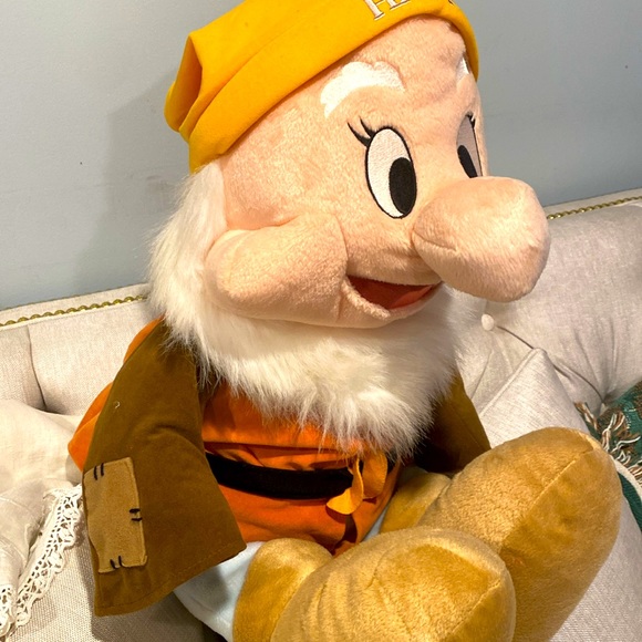 Happy 24” large Dwarf Snow White & the Seven Dwarfs Soft Plush Stuffed Disney